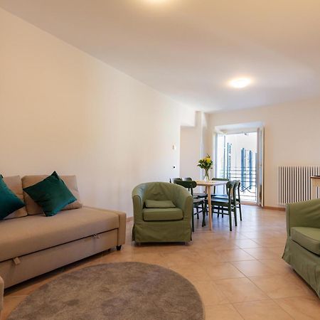 Porta Torre Como Apartment - By Relais Di Giada Екстериор снимка