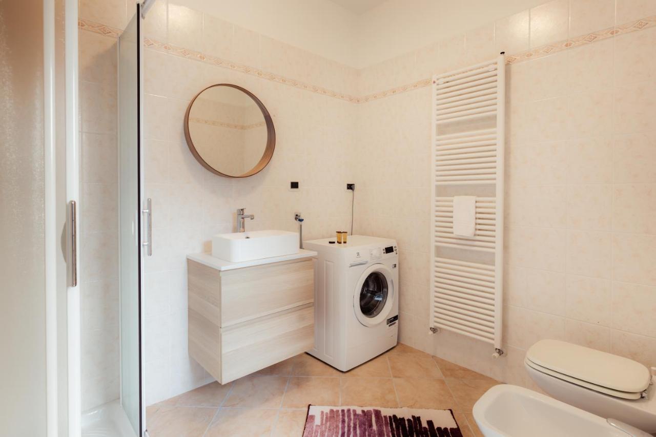 Porta Torre Como Apartment - By Relais Di Giada Екстериор снимка