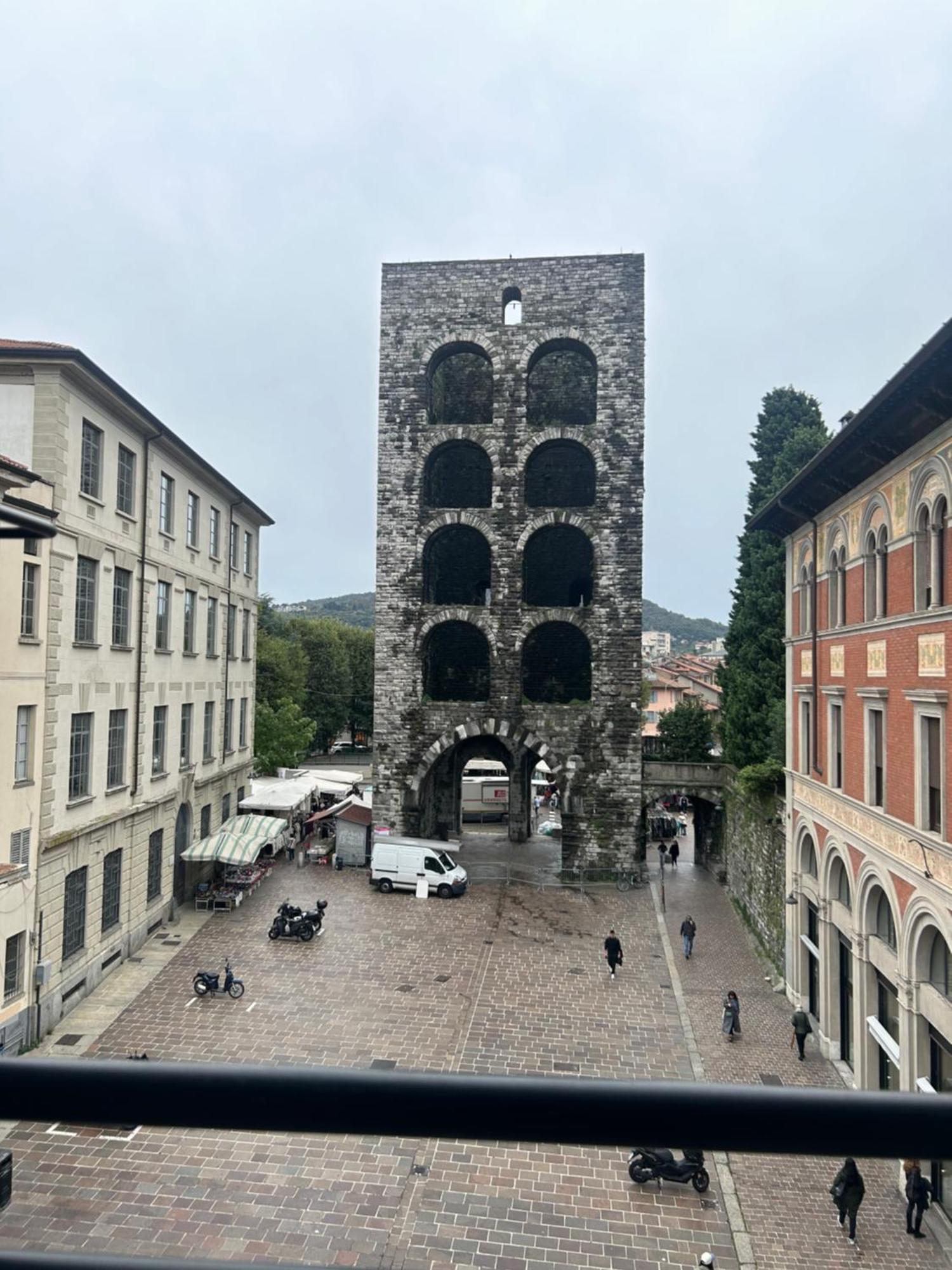 Porta Torre Como Apartment - By Relais Di Giada Екстериор снимка
